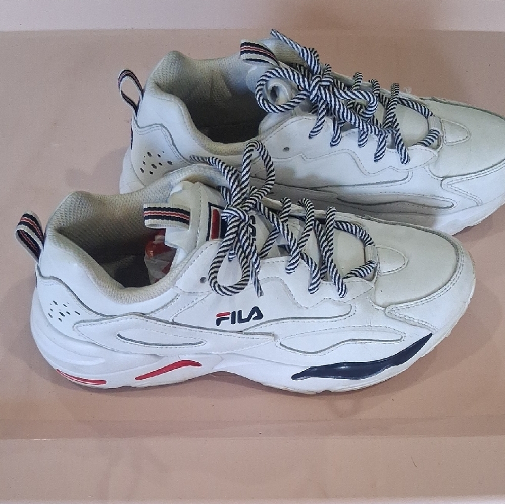 Fila Women White and Navy Sneakers